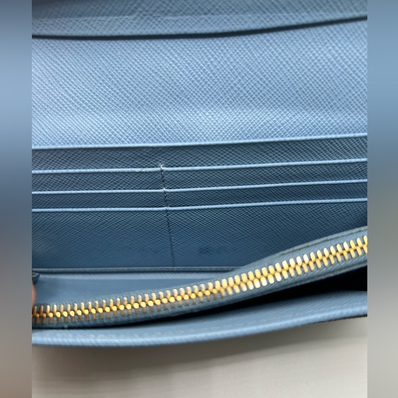 EUC π¦ PRADA Large Navy Blue Saffiano Leather Wallet ID Card Case Gold Chain Box - Picture 15 of 16